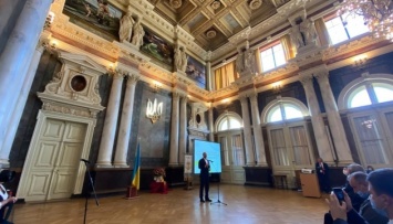 Шмыгаль принял участие в открытии отреставрированных памятников Львовской политехники