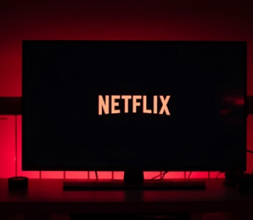 В США выступили против нового сериала Netflix от создателей "Игры престолов"