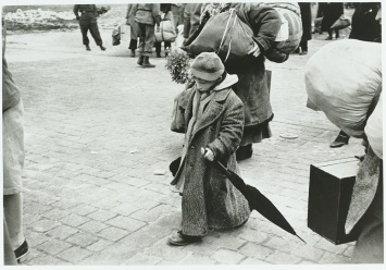 На выставке Анри Картье-Брессон представляют взгляд на наследие фотографа
