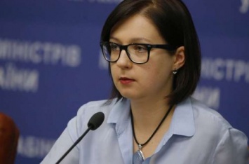 Депутат Совсун опозорилась кучей ошибок в своем обращении к МОНу