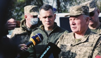 Министр обороны возразил отказ двигателя Ан-26, упавшего под Харьковом