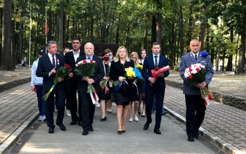 На Харьковщине почтили память жертв тоталитаризма