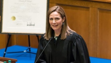 Трамп официально номинировал Эми Барретт на должность судьи Верховного суда США