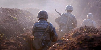 Конфликт Армении и Азербайджана разгорелся с новой силой: идут бои, уничтожены танки и вертолеты