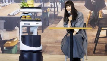 В Японии представили робота-официанта с искусственным интеллектом