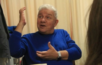 «И немножечко шить»: Зеленский разрешил мэру-Филимонову играть в спектаклях