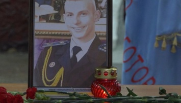 В военном лицее почтили память выпускников, погибших в катастсрофе Ан-26
