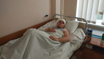 Курсант, выживший в катастрофе Ан-26, уже смог пройтись по двору госпиталя