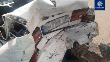 На поселке Котовского столкнулись фура, микроавтобус и легковушка: пострадала женщина