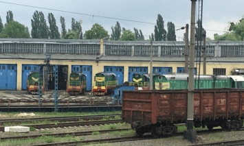 Железнодорожники в Кривом Роге объявили забастовку и не выпускают из депо поезда