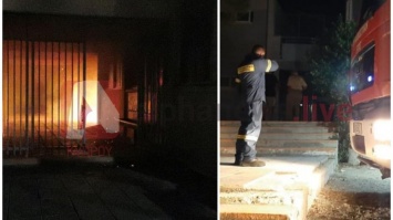 На Кипре выпускники сожгли школу