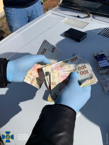 В Одесской области чиновника мэрии задержали по подозрению в подкупе члена избиркома