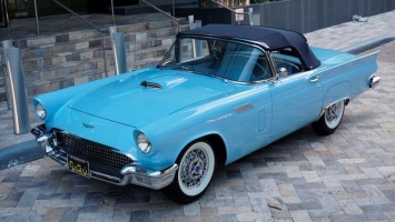 На аукцион выставлен редкий Ford Thunderbird 1957 года выпуска