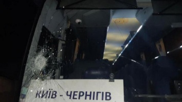 В Чернигове неизвестные в масках напали на пассажирский автобус