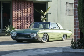 На переделку этого Ford Thunderbird 1963 потратили четыре года (ФОТО)