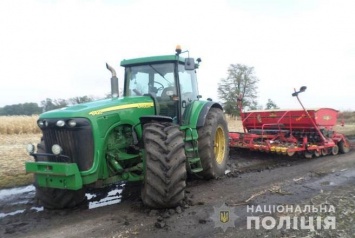 На Николаевщине работники фермы угнали трактор