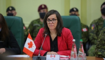 Канадскую тренировочную миссию UNIFIER в Украине впервые возглавила женщина