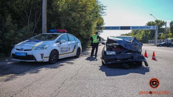 В Днепре на Запорожском шоссе Nissan влетел в Renault: видео момента ДТП