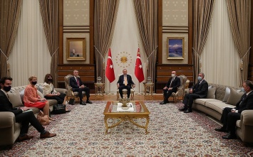 Президент Турции и глава НАТО обсудили ситуацию в Карабахе