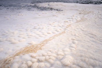 Ученые обнаружили странный цвет воды в одной из рек на Камчатке