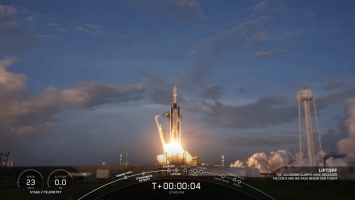 SpaceX успешно запустила еще одну партию спутников Starlink