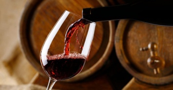 Украина введет нулевую пошлину на вино из ЕС