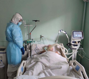 «Впервые Украину одновременно атакует и пандемия, и эпидемия,» - эпидемиолог