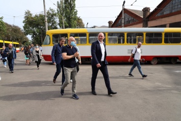 В одесском электротранспорте внедряют безналичную оплату с помощью приложения Transpod