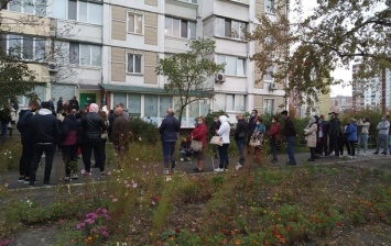 В Киеве выстроились огромные очереди для сдачи тестов на COVID