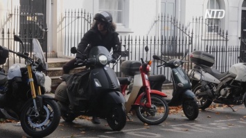 В Великобритании скутеры и мопеды стали использовать в качестве профилактики от вируса