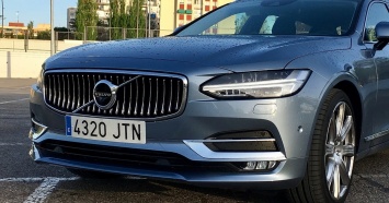 Volvo выпустит последний автомобиль с двигателем внутреннего сгорания: шведы переходят на электрокары