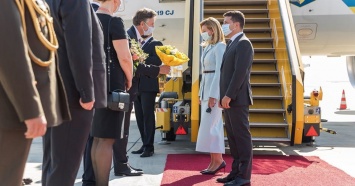 Елена Зеленская восхитила стильным образом во время встречи с женой президента Польши