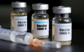 Johnson & Johnson приостановила испытания вакцины от COVID-19