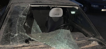 В Лисичанске атаковали автомобиль правозащитницы Ястребовой