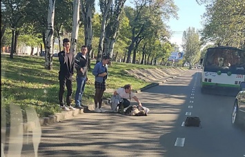 В центре Николаеве сбили женщину, которая переходила дорогу в неположенном месте, - ФОТО
