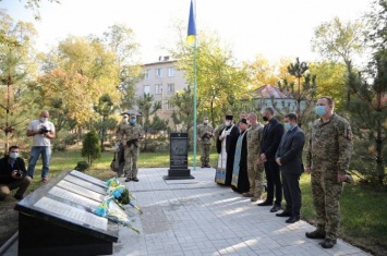 В Северодонецке открыли мемориал погибшим военным медикам