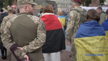 По улицам Львова прошел Марш защитников