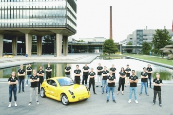 "Мусорная машина": в Голландии студенты создали автомобиль из переработанного пластика. Фото
