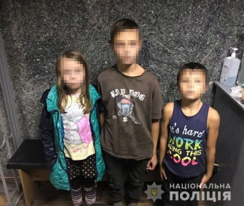 Под Днепром горе-мать бросила троих детей без присмотра