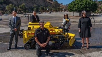 Пожарный отдел в Лос-Анджелесе приобрел робота-пожарника для работы