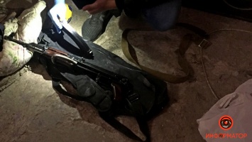 АК-74 с оптическим прицелом и наркотики: что еще нашли патрульные у нарушителей ПДД в Днепре