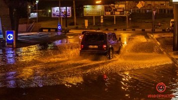 В Днепре после дождя затопило дороги: куда не стоит ехать
