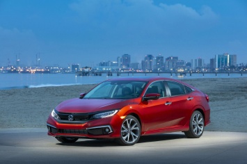 Седан Honda Civic 2021 года теряет «механику»