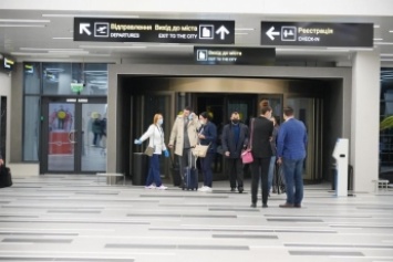 Сегодня утром из нового терминала аэропорта «Запорожье» отправился первый рейс (фото)