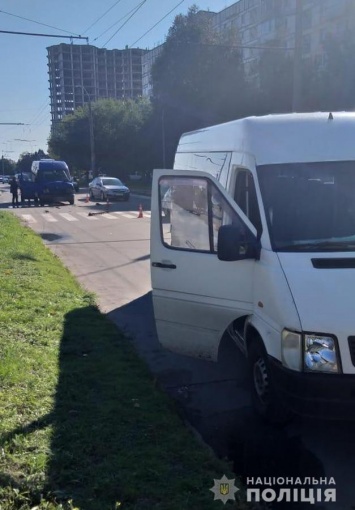 В Запорожье столкнулись маршрутки: пострадали двое пассажиров и пешеход