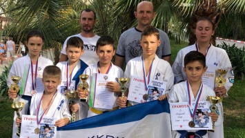 Крымские каратисты завоевали семь медалей на первенстве России