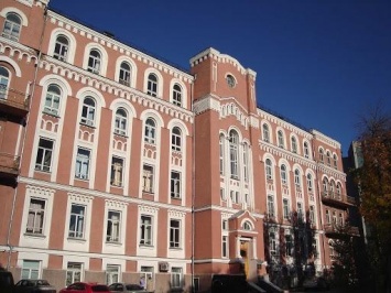 Из окна киевской больницы выпала больная коронавирусом женщина
