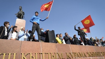 Передача власти похожа на госпереворот. Немецкий эксперт о ситуации в Бишкеке