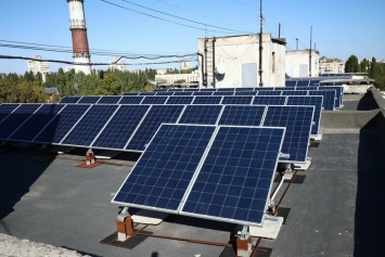 В Одессе на крышах многоэтажек устанавливают солнечные электростанции (видео)