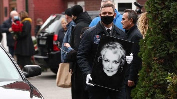 Плохая примета: на похоронах Скобцевой был нарушен строгий запрет